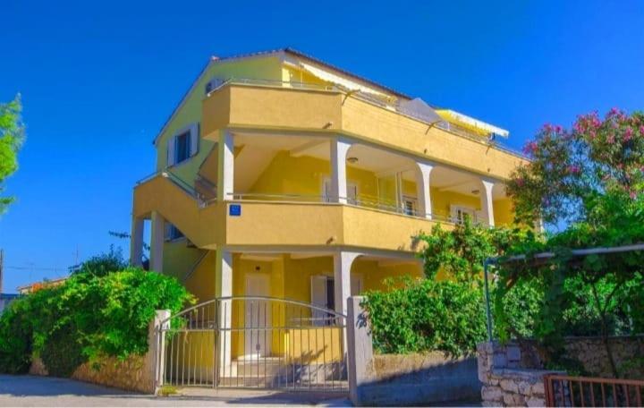 Apartments Petrovic 로고즈니차 외부 사진