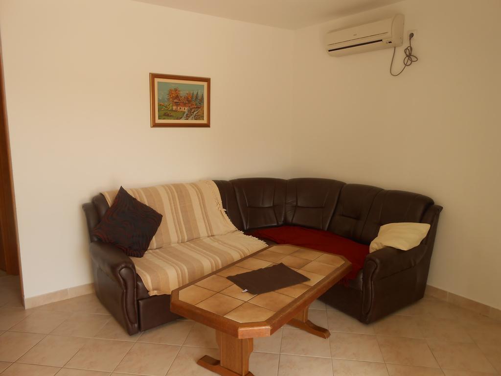 Apartments Petrovic 로고즈니차 객실 사진